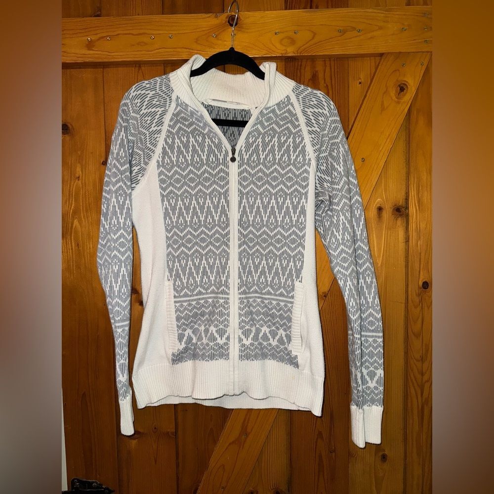 Athleta White and Gray Geometric Sweater